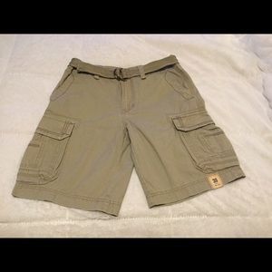 Cargo shorts with belt